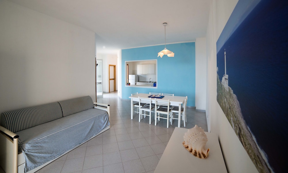 Family Apartment, 1 Bedroom, Smoking, Sea View photo 2