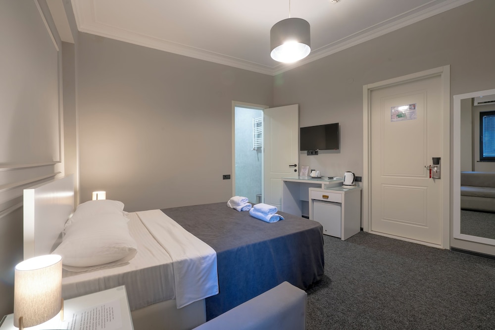 Economy Double Room photo 3