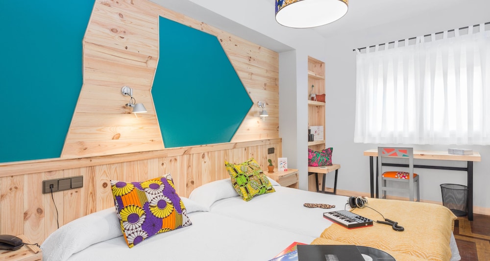 Basic Twin Room
