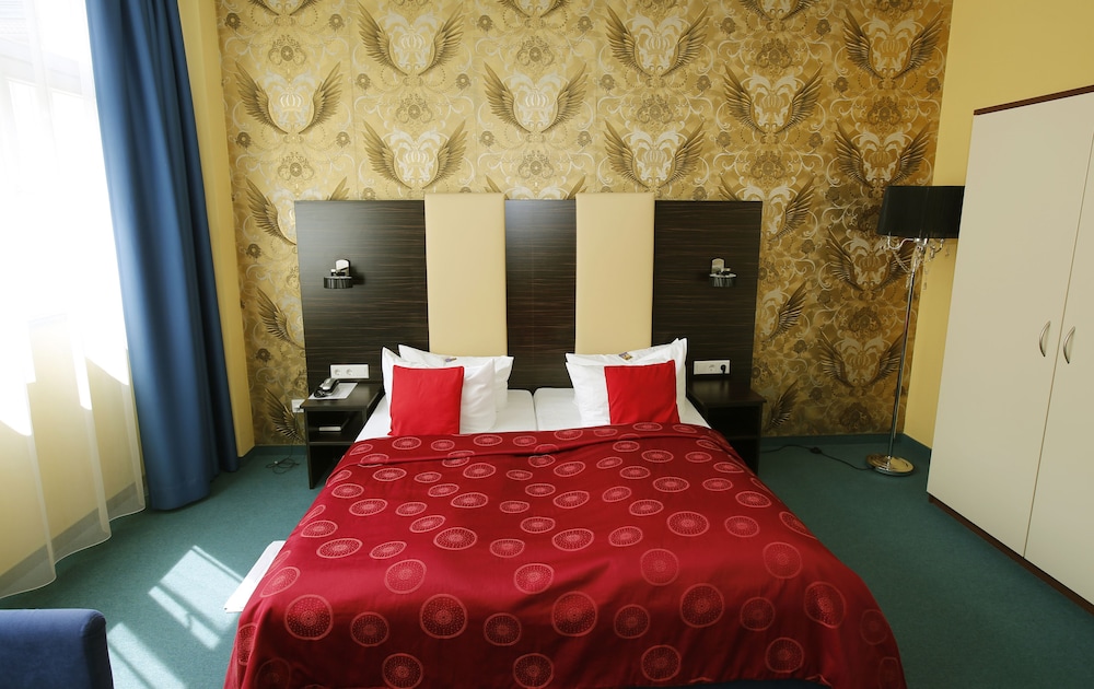 Standard Double or Twin Room - Photo 4