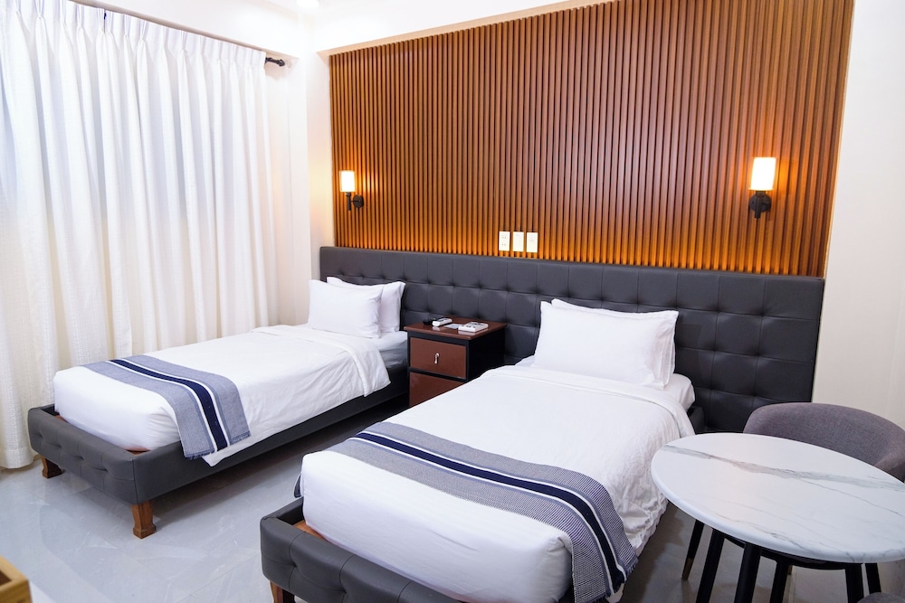 Deluxe Room - Photo 8