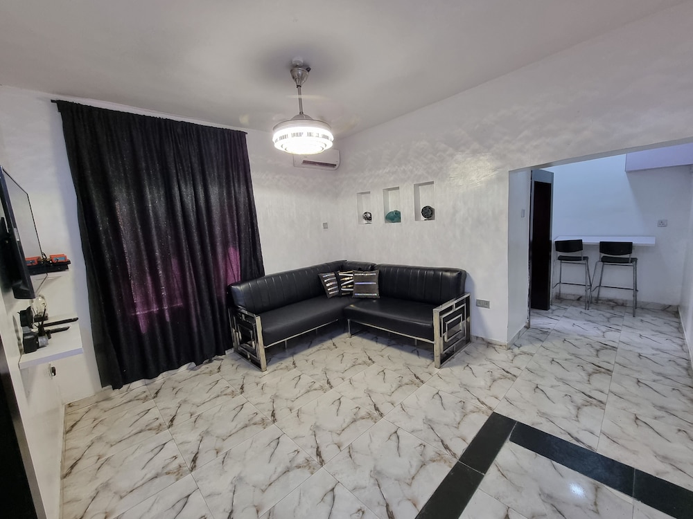 Premium Apartment, 1 Bedroom, Kitchen, Ground Floor photo 2