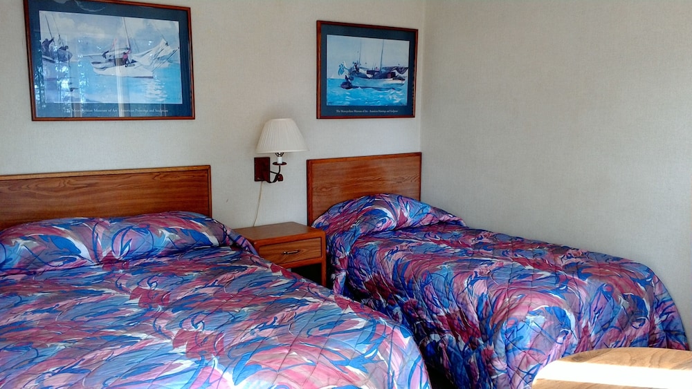 Standard Room, Multiple Beds photo 1