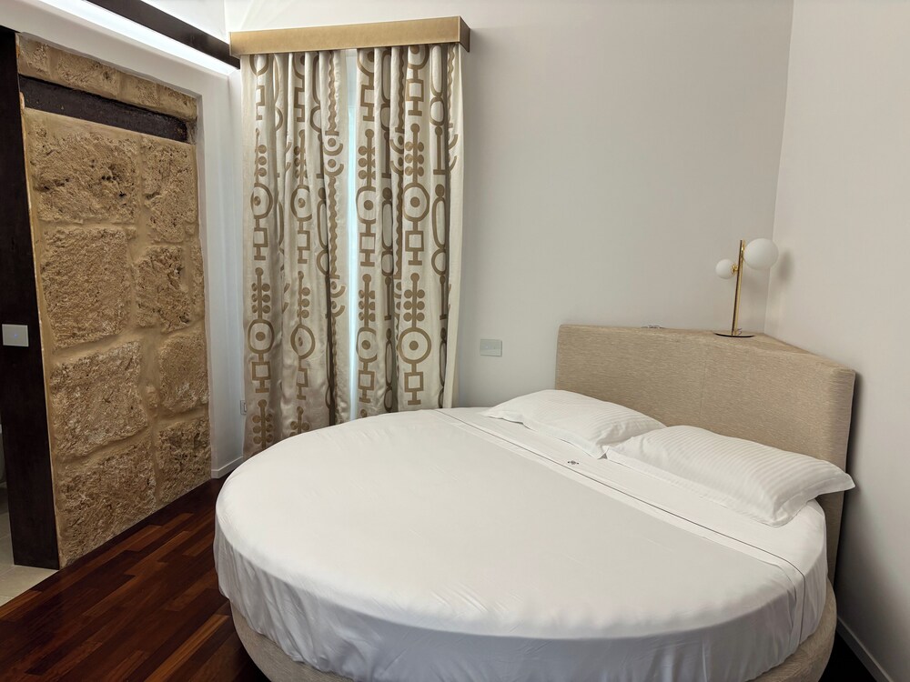 Junior Suite, City View
