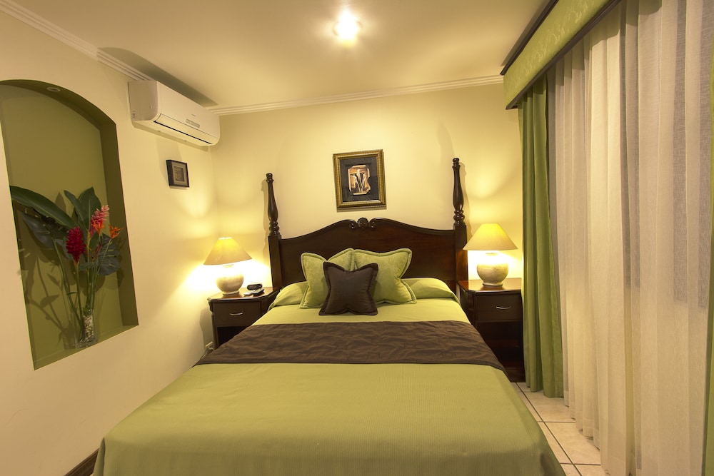 Deluxe Double Room, Pool View photo 2