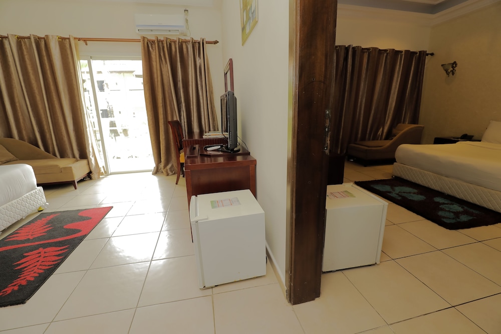 ​Two Connected Rooms photo 3