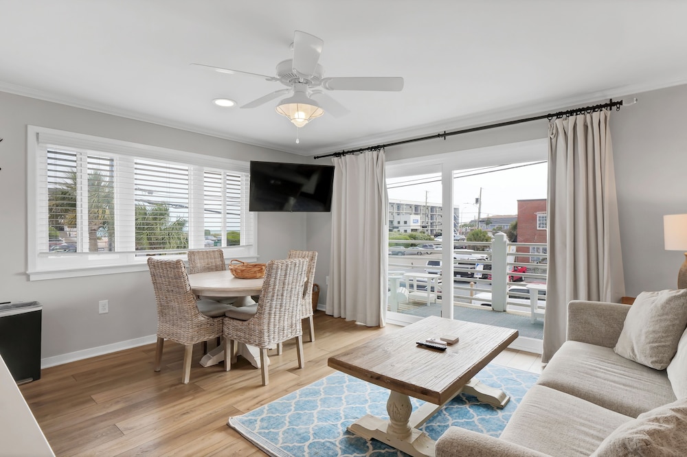Exclusive Suite, 1 King Bed with Sofa bed, Kitchen, Ocean View