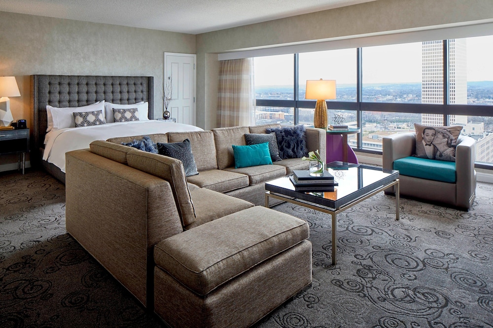 Executive Suite, 1 King Bed with Sofa bed - Photo 5
