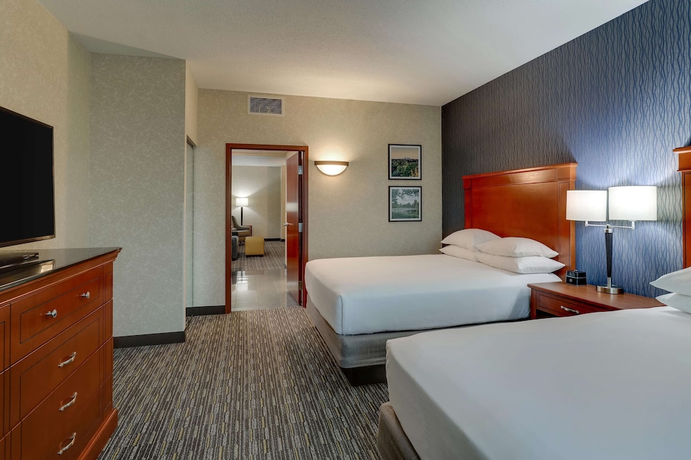 Suite, 2 Queen Beds, Accessible, Refrigerator & Microwave (Sofabed, 2 Rooms, Roll in Shower) photo 3