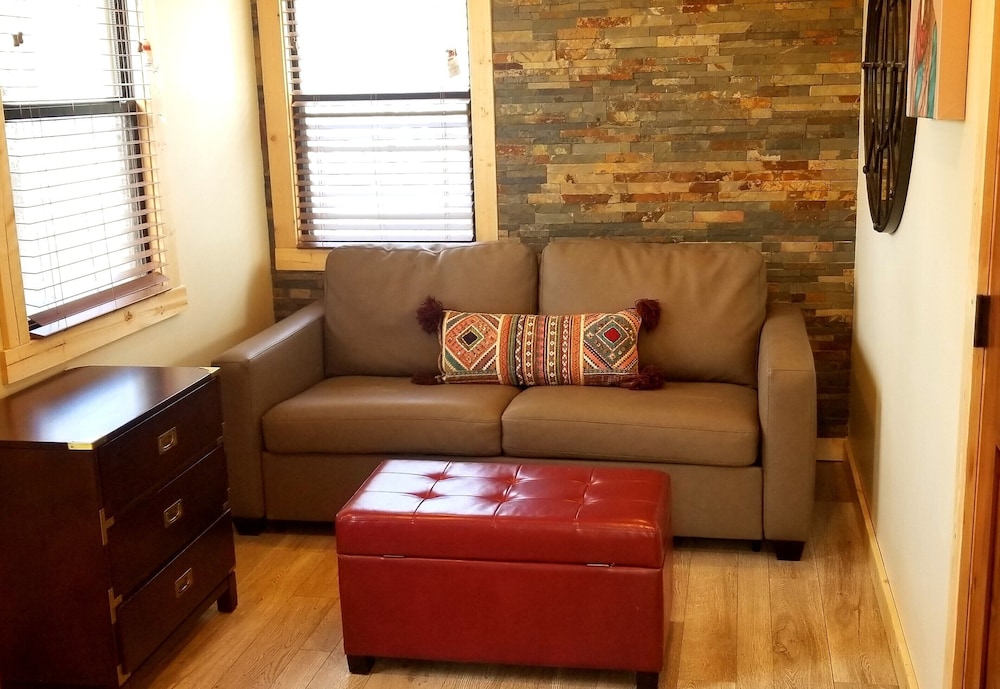 Deluxe Cabin, 2 Bedrooms (Speckled)