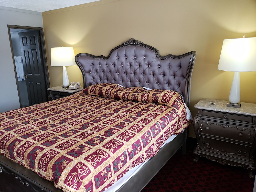Deluxe Room, 1 King Bed, Smoking