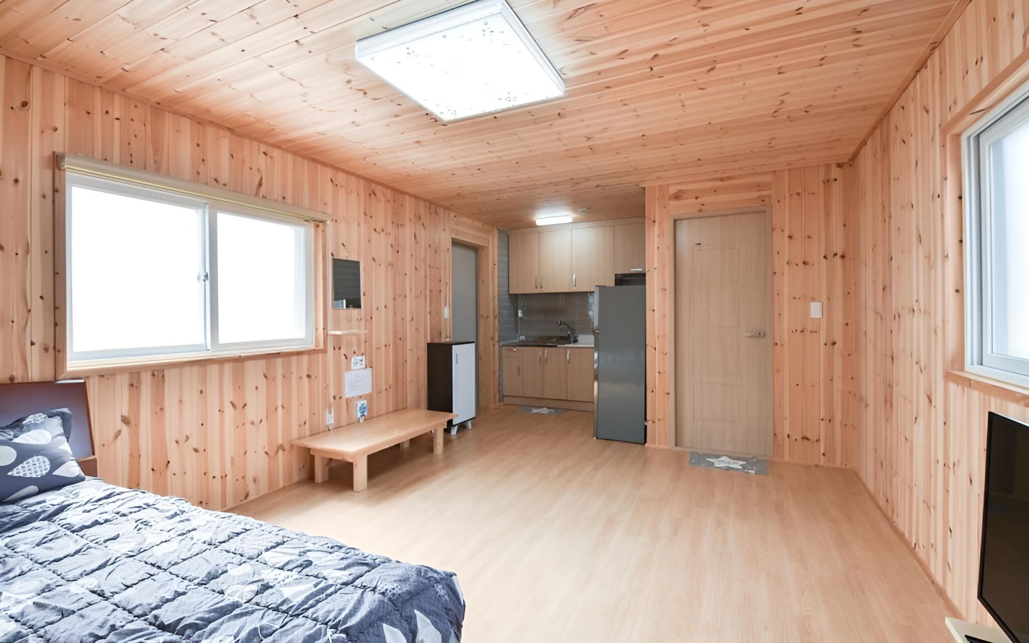 Room (4(Unshared House)) photo 3