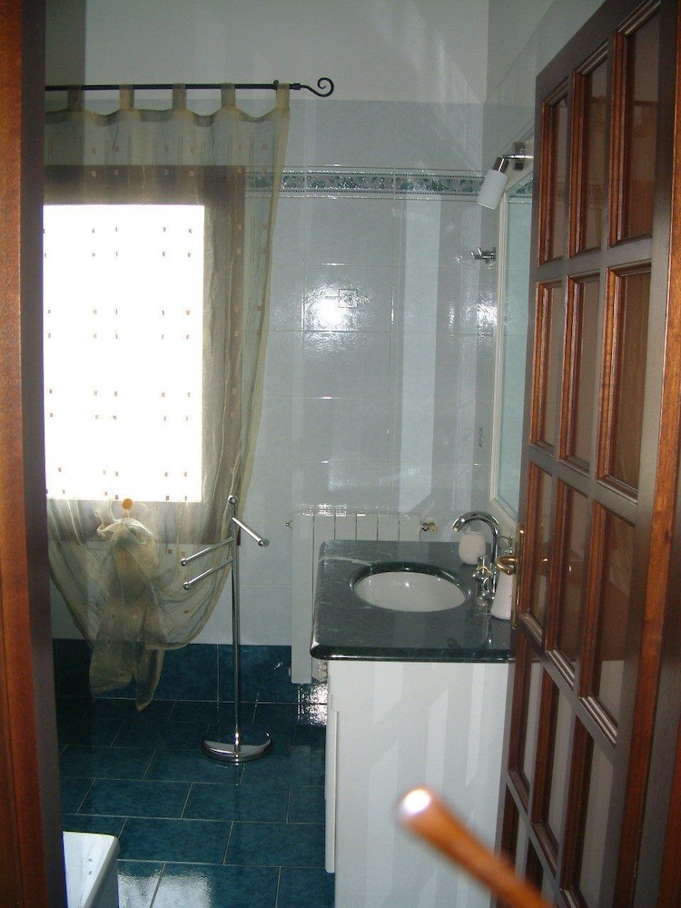 Double Room, Private Bathroom (Private External Bathroom) - Photo 5