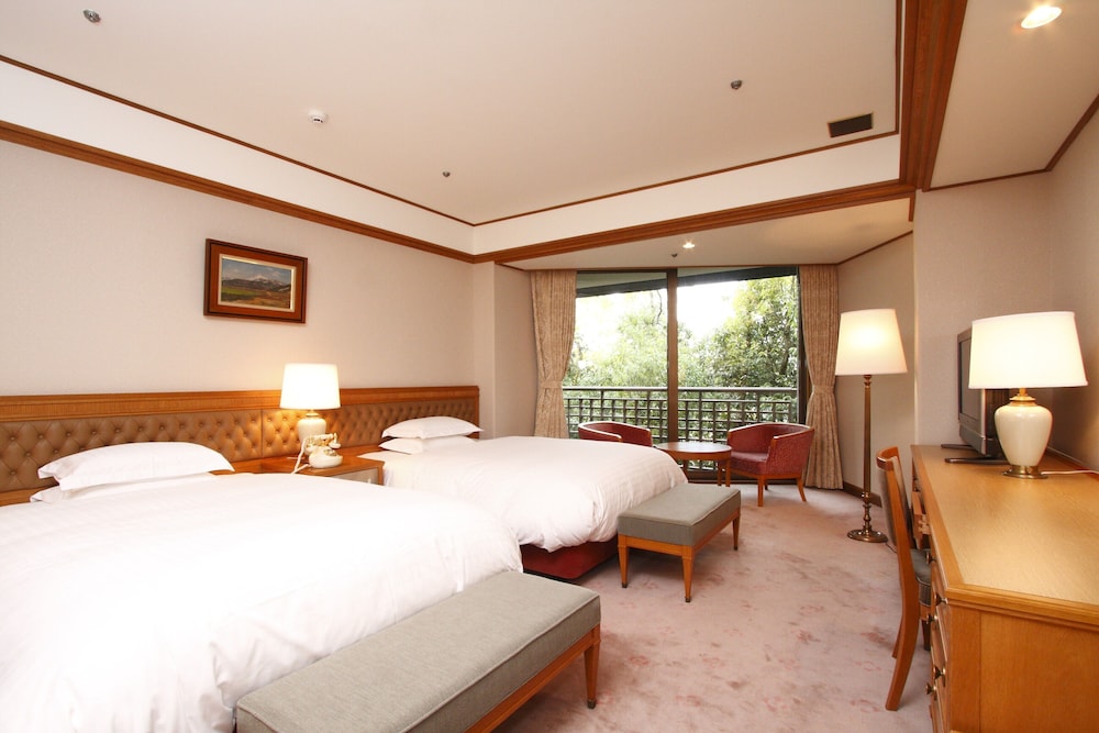 Crown Suite (New Wing)
