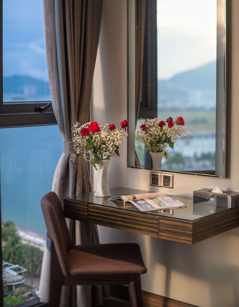 Grand Deluxe Twin Ocean View photo 3