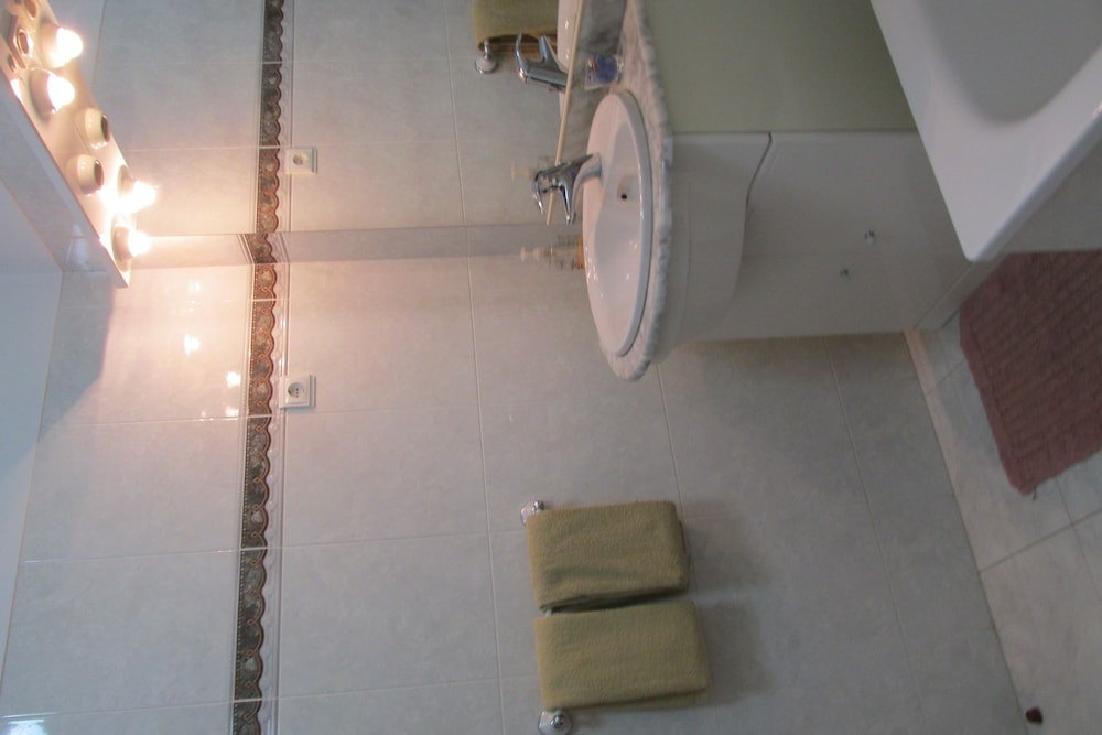 Basic Double Or Twin Room, Shared Bathroom photo 3