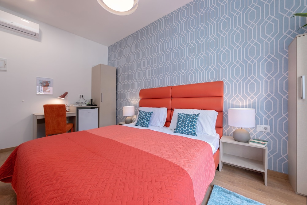 Superior Double or Twin Room, City View - Photo 3