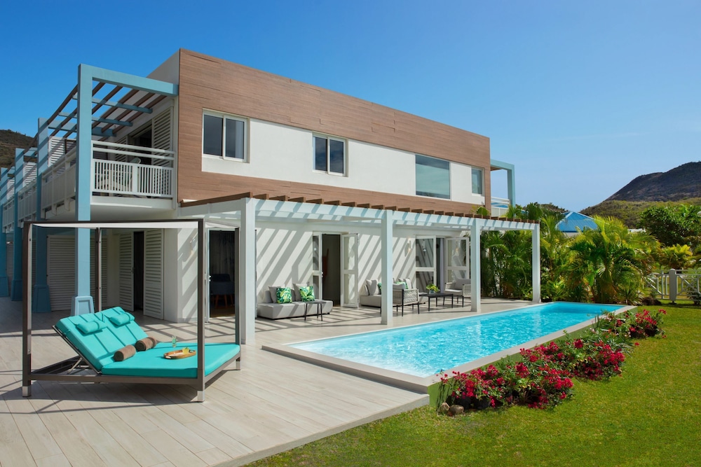 Preferred Club Presidential Swim Out Suite