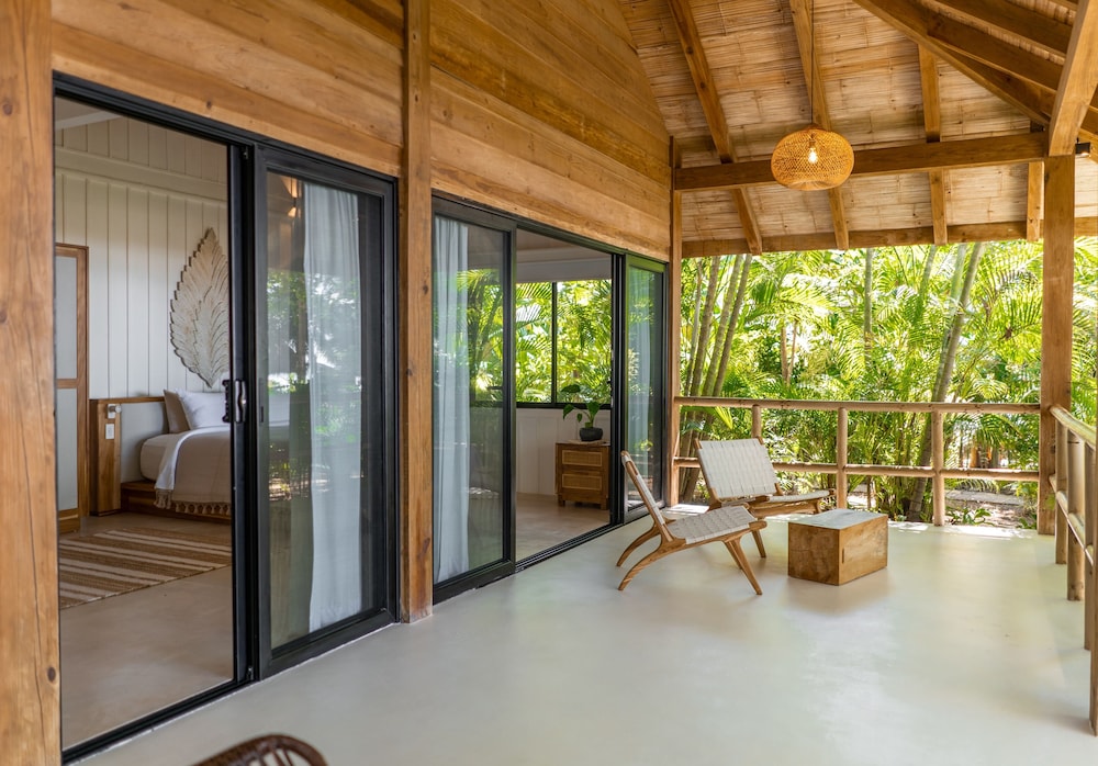 Beach Front Bungalow photo 3