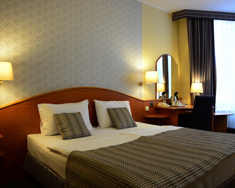Deluxe Double Room - Photo 8