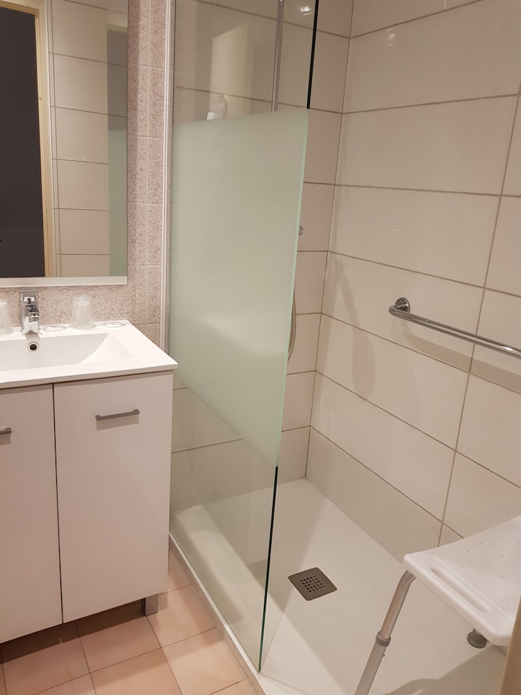 Classic Double Room - Photo 10