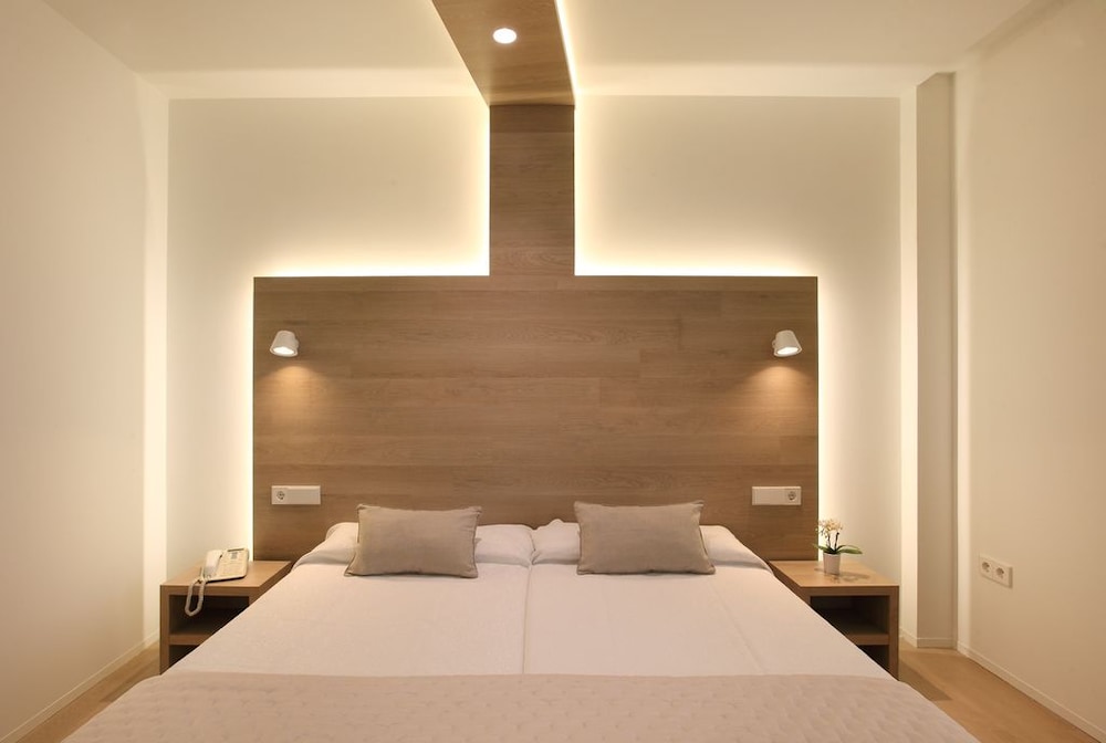 Standard Room (2 People / without terrace) - Photo 2