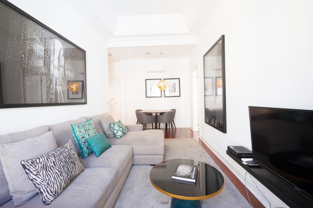 Apartment photo 1