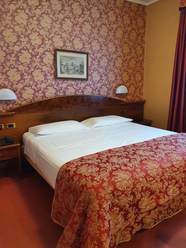 Basic Room photo 2