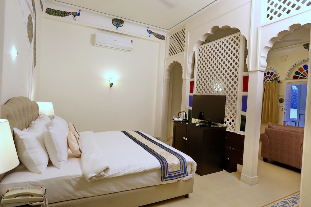 Presidential Room, 1 King Bed, Non Smoking photo 3