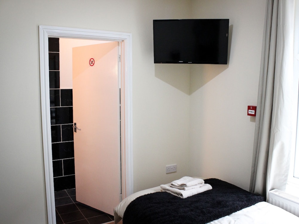 Single Room, Ensuite photo 2