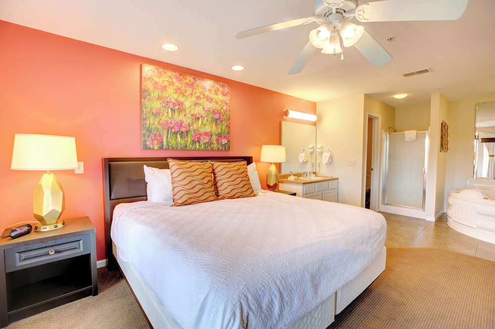 Deluxe Condo, 2 Bedrooms, Balcony photo 3
