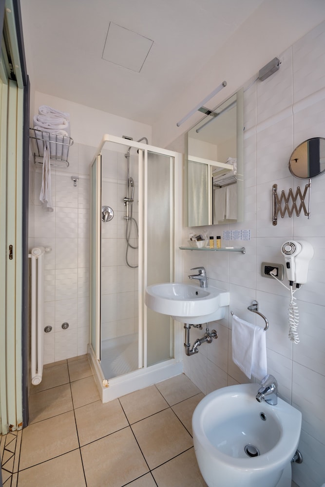 Classic Double or Twin Room, 1 Bedroom - Photo 27