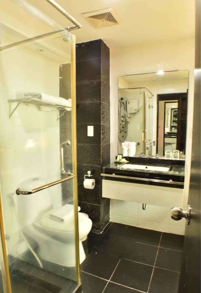 Boss Suites Nana Hotel — photo 129