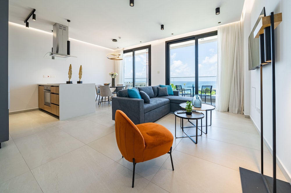 Executive Two-Bedroom Apartment with Sea View