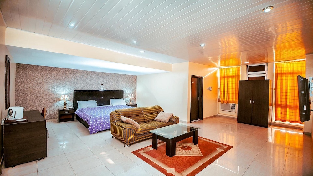 Luxury Room, Balcony, City View photo 3