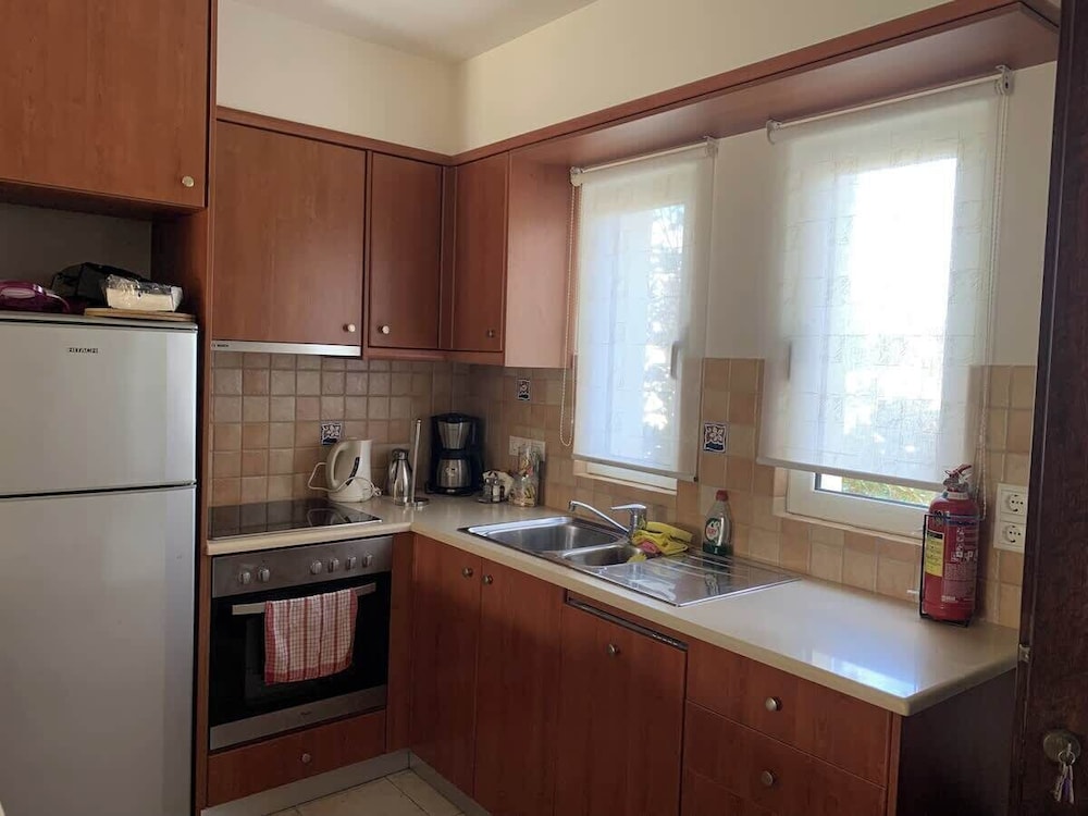 Basic Single Room, Balcony, Pool View photo 2