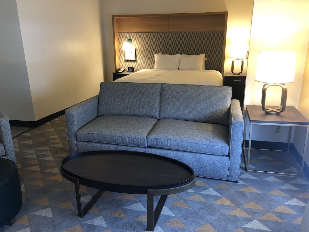 Suite, 1 King Bed (Additional Living Area) - Photo 5