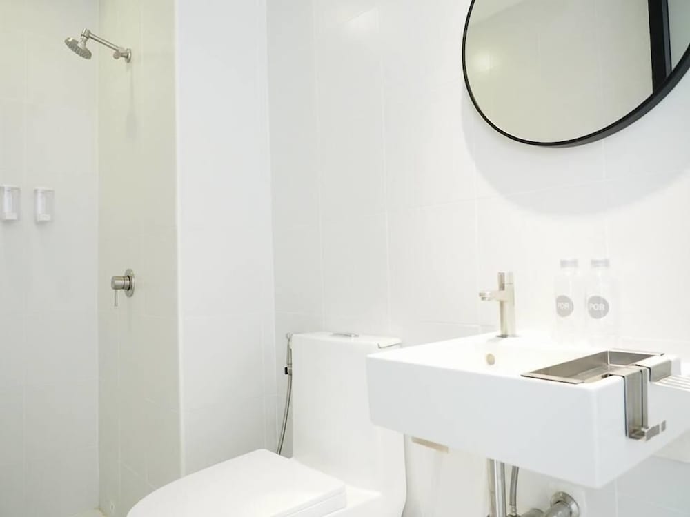 Standard Double Room - Photo 8