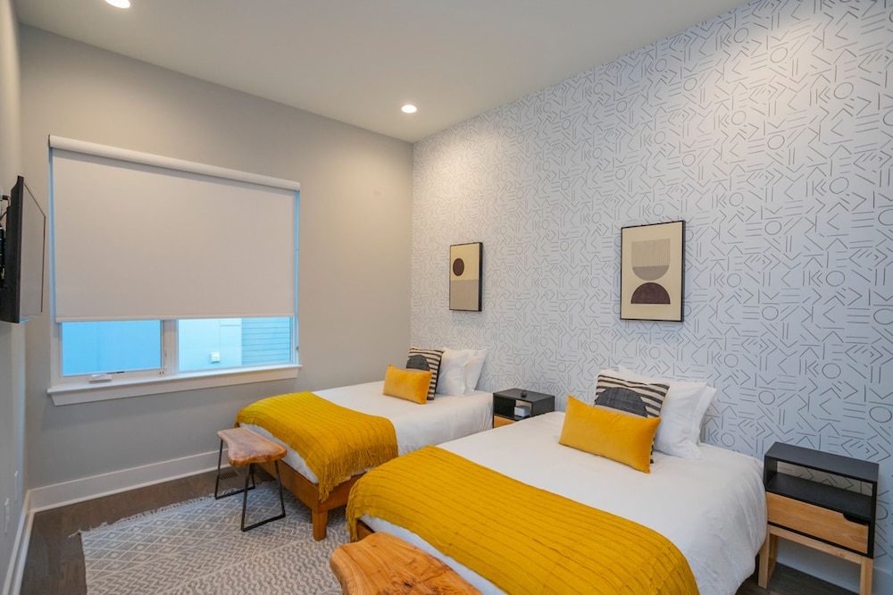 House (4 Bedrooms)
