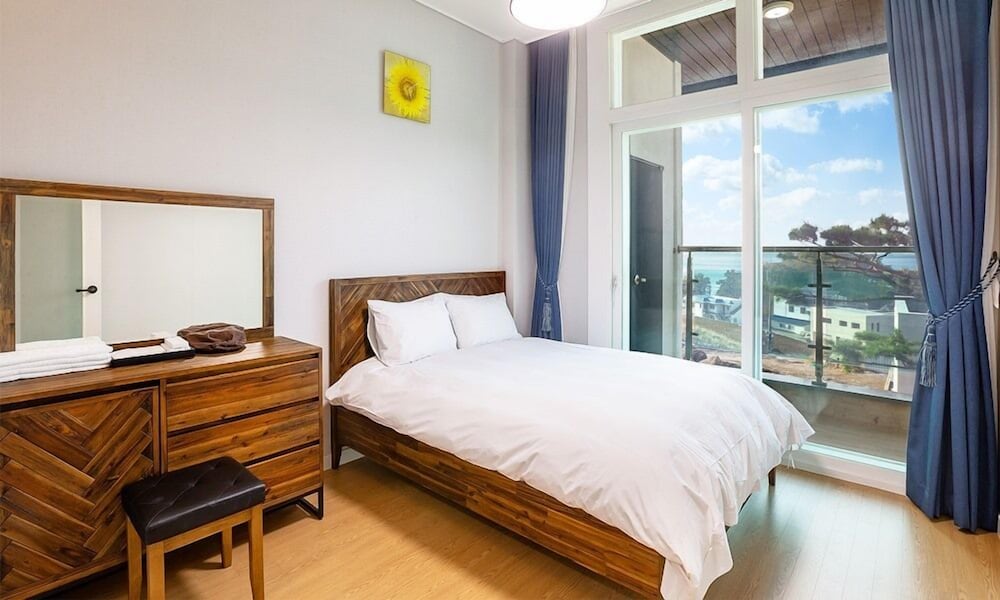 Deluxe Room, Annex Building