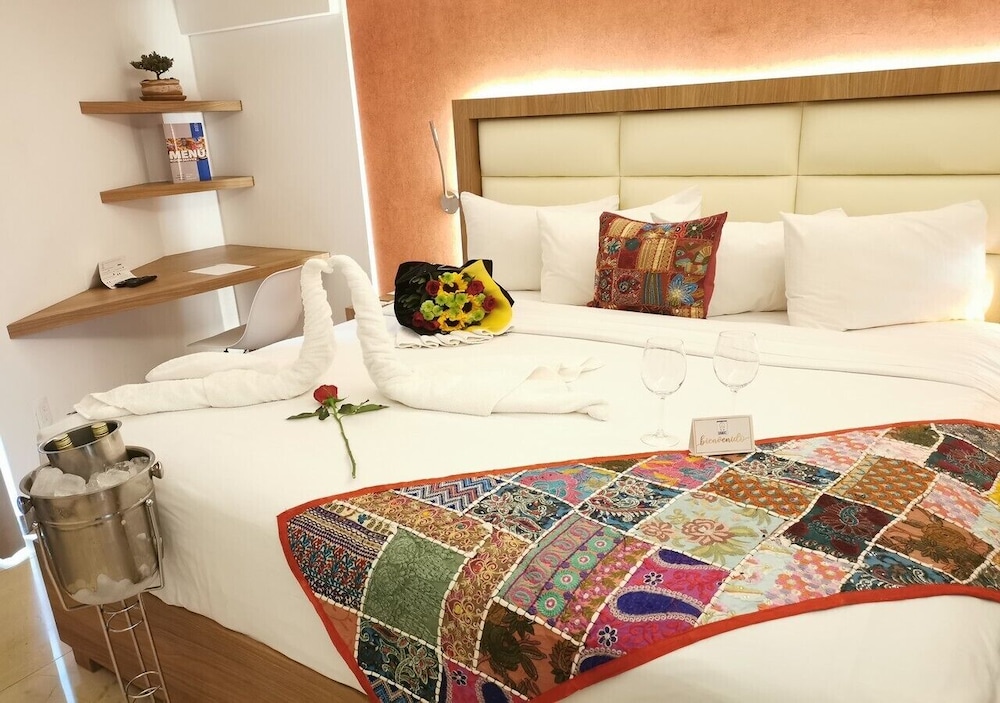 Superior Room, 1 King Bed - Photo 9