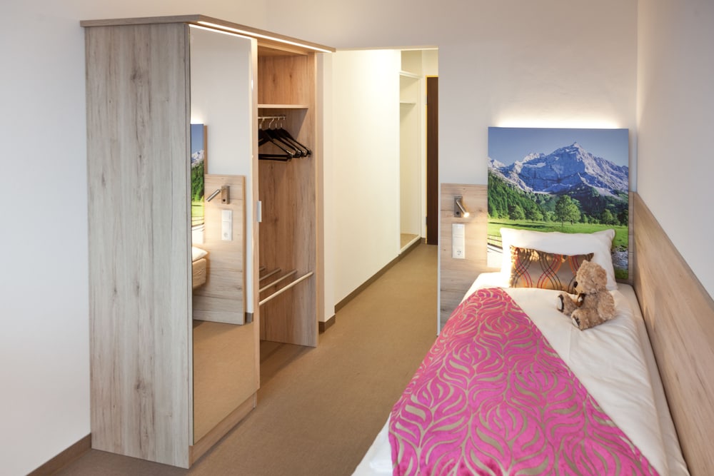 Standard Single Room photo 2