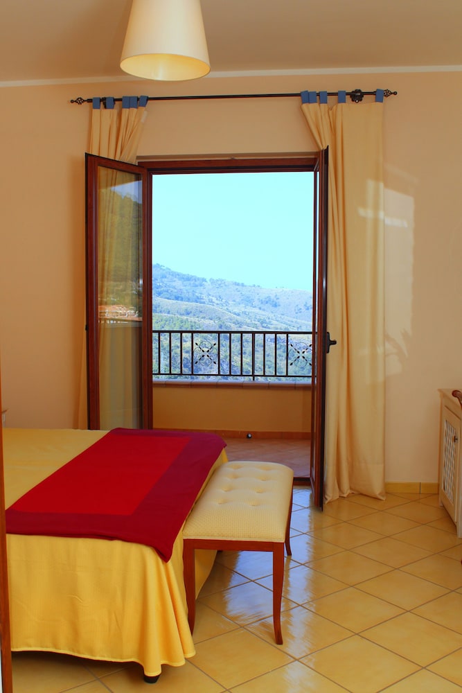 Superior Quadruple Room photo 2