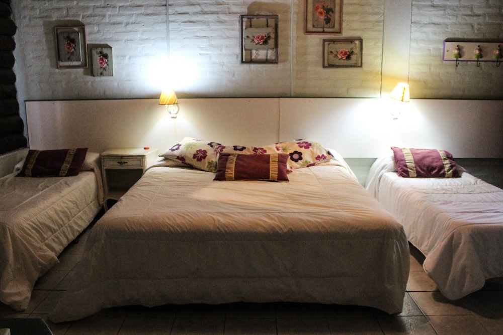 Design Quadruple Room, 1 Bedroom, Accessible, Non Smoking photo 2