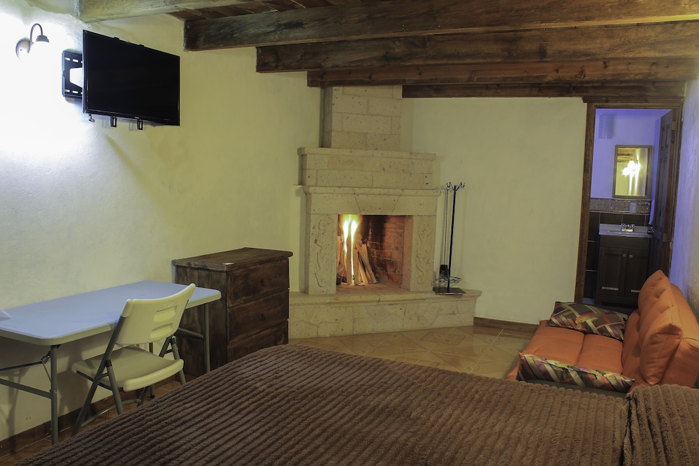 Traditional Room, 1 King Bed photo 1