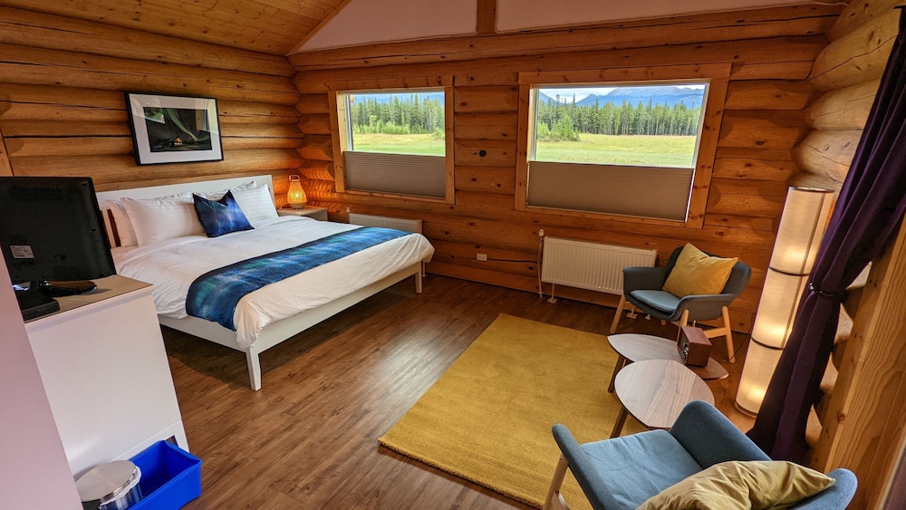 Premium Chalet, 1 King Bed, Ensuite, Mountain View photo 1