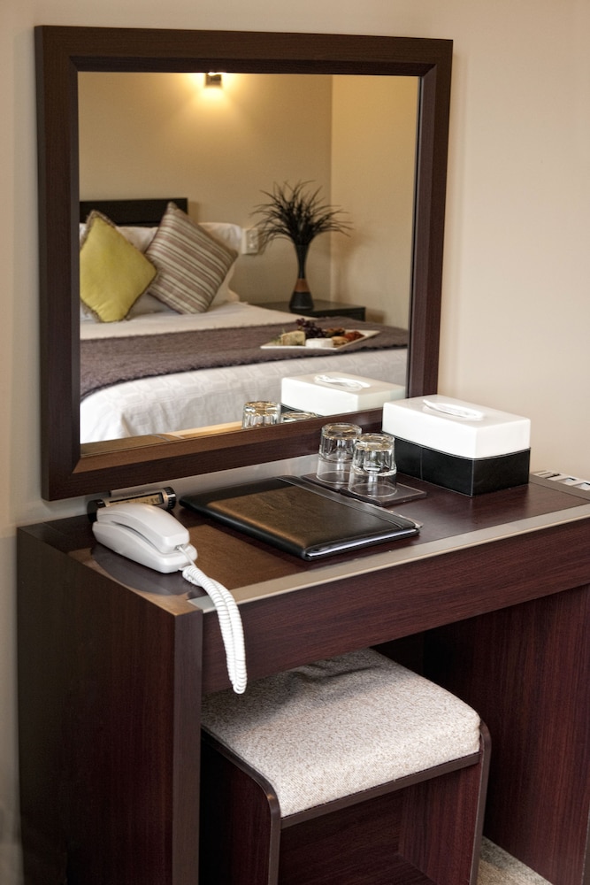 Standard Room, 1 Queen Bed, Balcony, Garden View photo 2