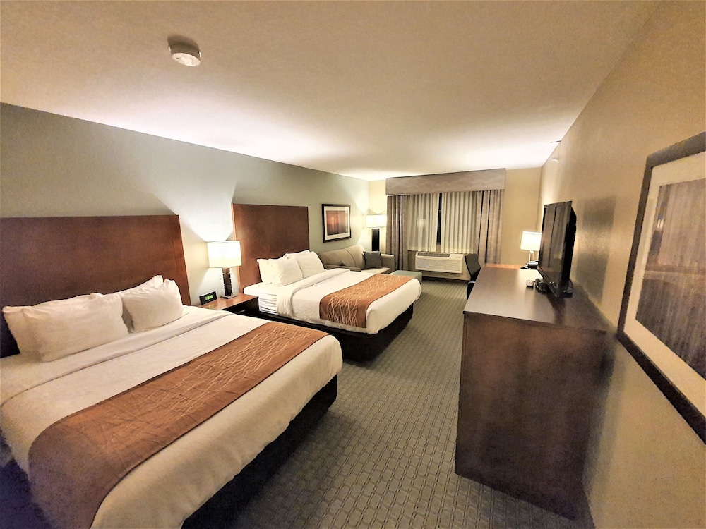 Deluxe Triple Room photo 2