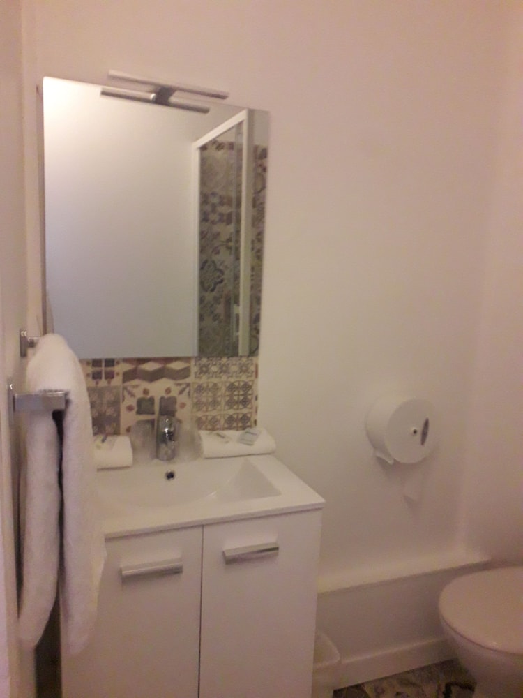 Standard Double Room, 1 Double Bed - Photo 7