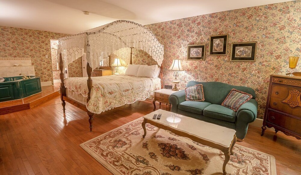 Premier Room, 1 King Bed, Garden View